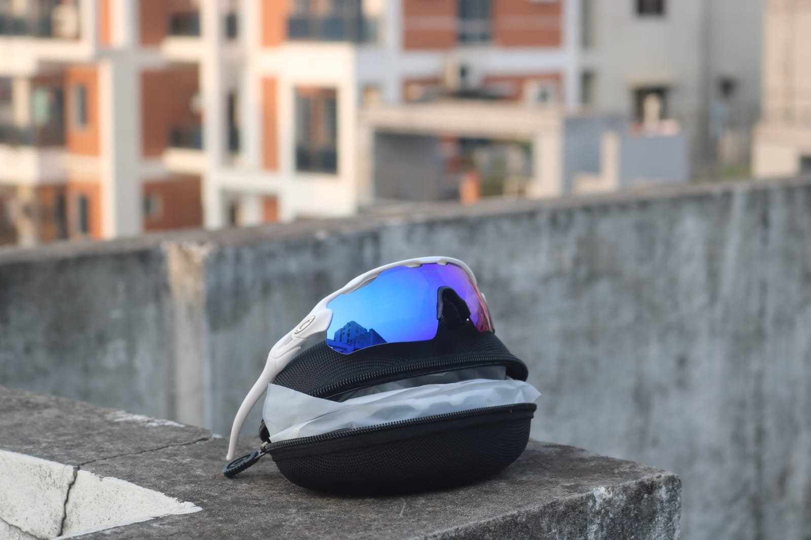 WhatsApp Image 2025-08-07 at 8.14.06 PM Oakley Rader With 4 lens - Image 1