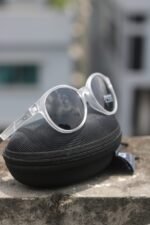 Oakley Frogskin casual Sunglass - Image 2