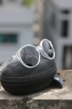 Oakley Frogskin casual Sunglass - Image 3